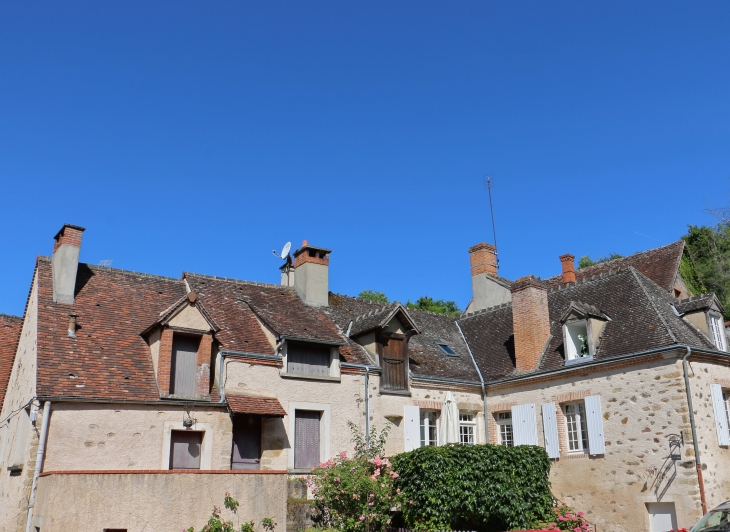 Dans le village. - Gargilesse-Dampierre