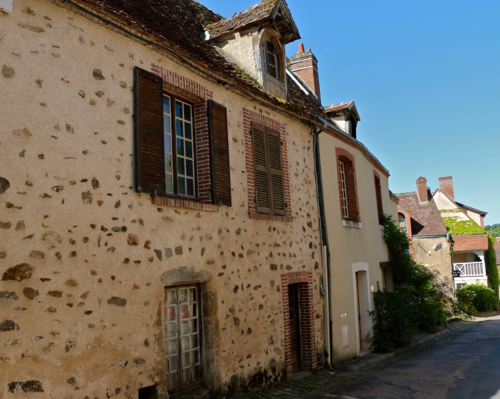 Dans le village. - Gargilesse-Dampierre