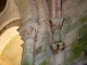 Corbeau et chapiteau sculptés de l'église Saint Laurent et Notre Dame.