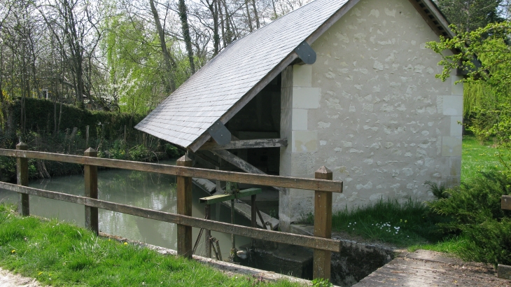 Un lavoir restauré de la commune d'heugnes