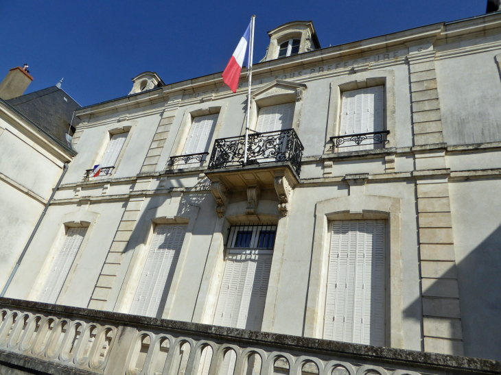 La Sous Préfecture - Issoudun