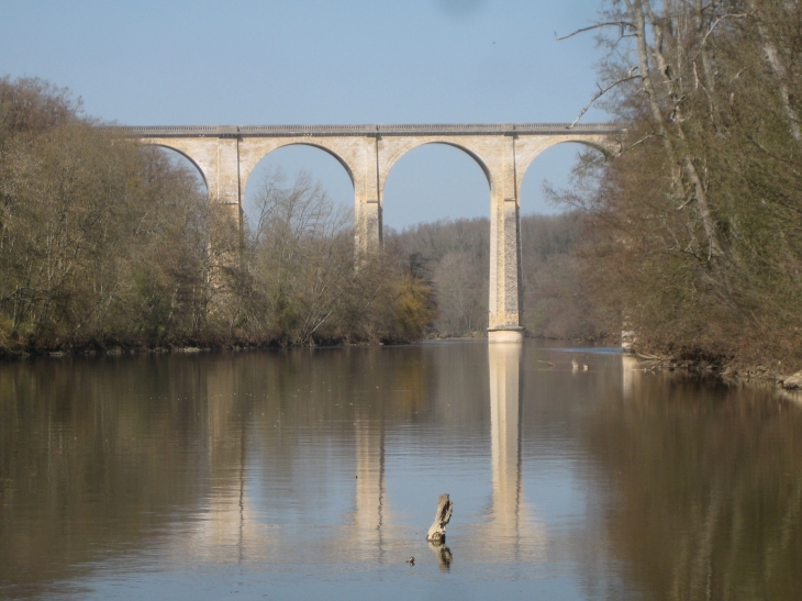 Le viaduc du BLANC. - Le Blanc