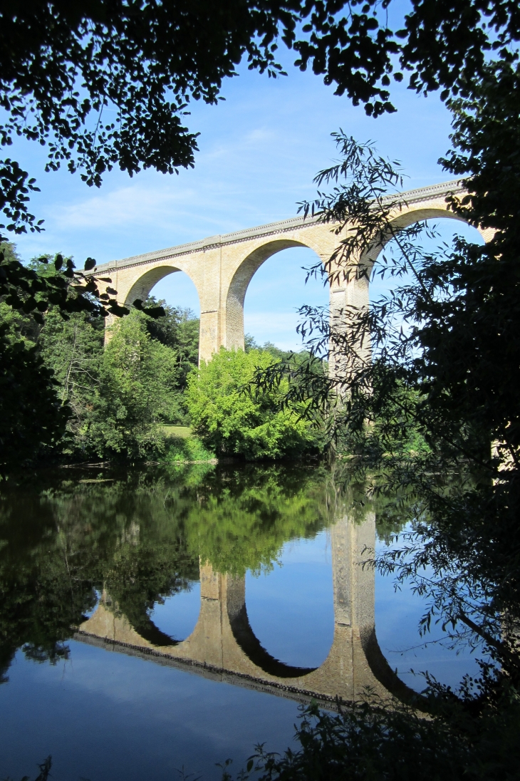 Le viaduc du BLANC (Indre). - Le Blanc