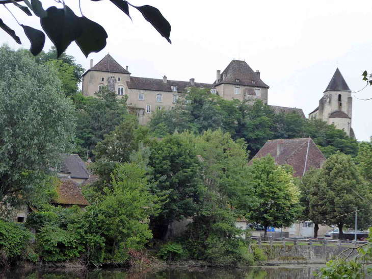 L'église et le château - Le Blanc