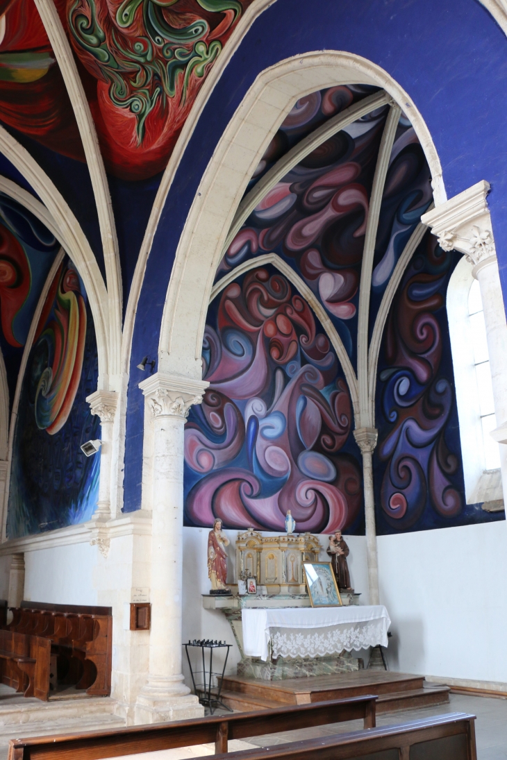 Chapelle de droite de l'église Notre Dame. - Le Menoux