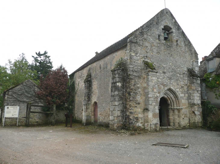 église de Chateau Guillaume XIII ième siècle - Lignac