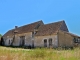 Aux alentours. Très belle ancienne ferme berrichonne..