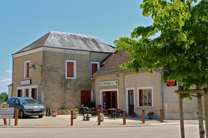 Le commerce, place de l'église. - Méobecq