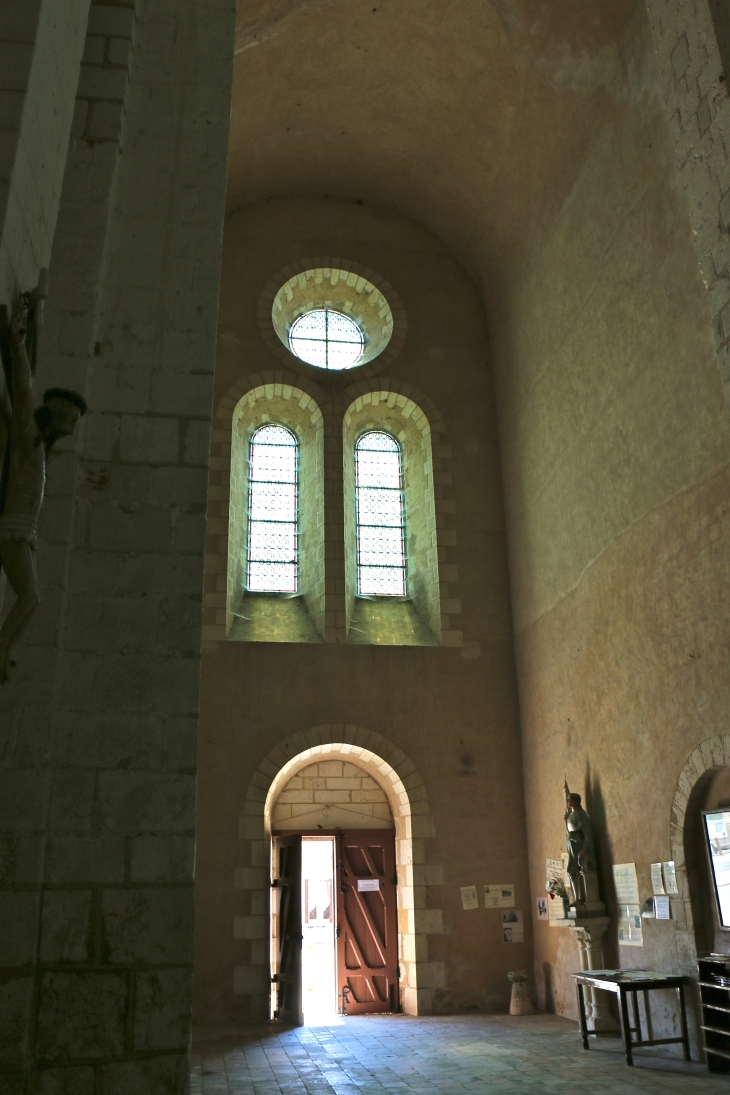 Abbatiale Saint Pierre : portail du transept Sud. - Méobecq