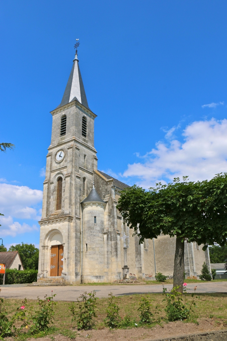 L'église Saint Pierre et Saint Paul. - Migné