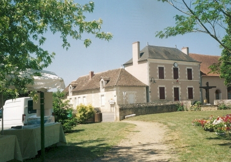 La Mairie du marche de dimanche - Néons-sur-Creuse