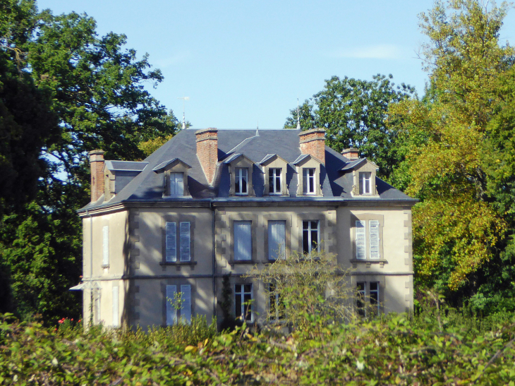 Maison dans la campagne - Pouligny-Notre-Dame