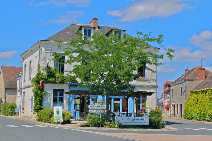 Au carrefour. - Rosnay