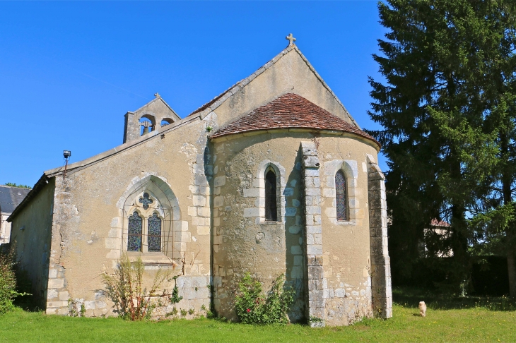 Le chevet de l'église Saint Aignan. - Saint-Aigny