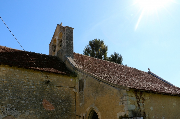 Le clocher de l'église Saint Aignan. - Saint-Aigny