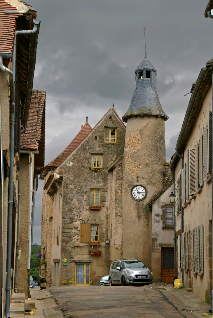 Le Beffroi. - Saint-Benoît-du-Sault