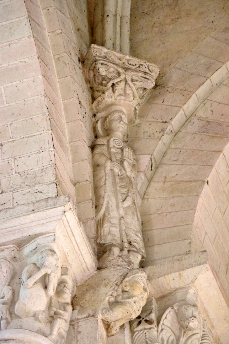 Eglise Saint Genou (ancienne abbatiale). - Saint-Genou