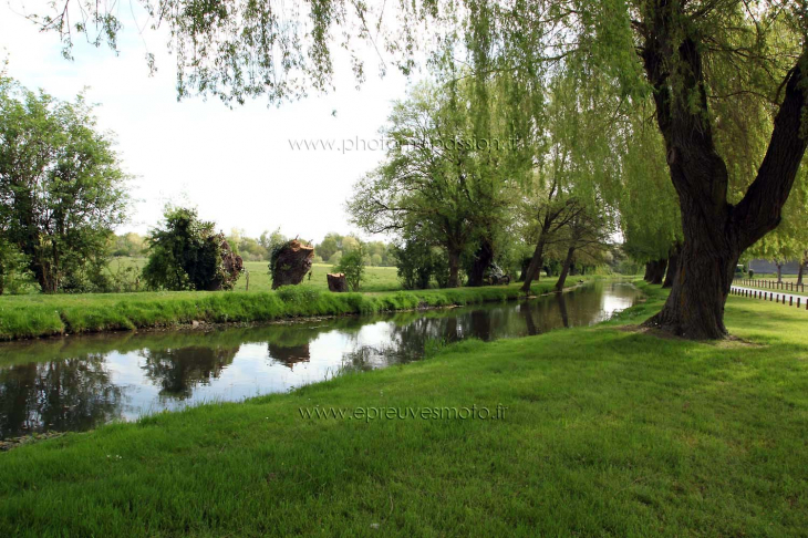 Cours d'eau Le Beuvrier à Saint-Genou