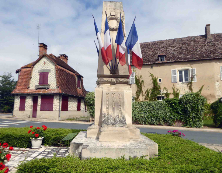 Le monument aux morts - Saint-Michel-en-Brenne