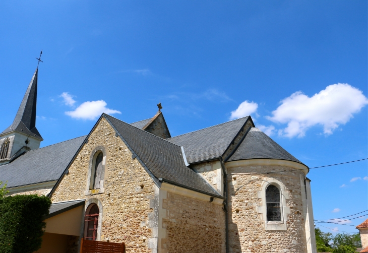 Le chevet de l'église. - Sainte-Gemme