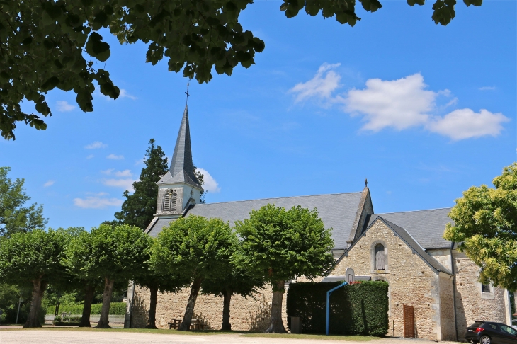 Façade Sud de l'église. - Sainte-Gemme