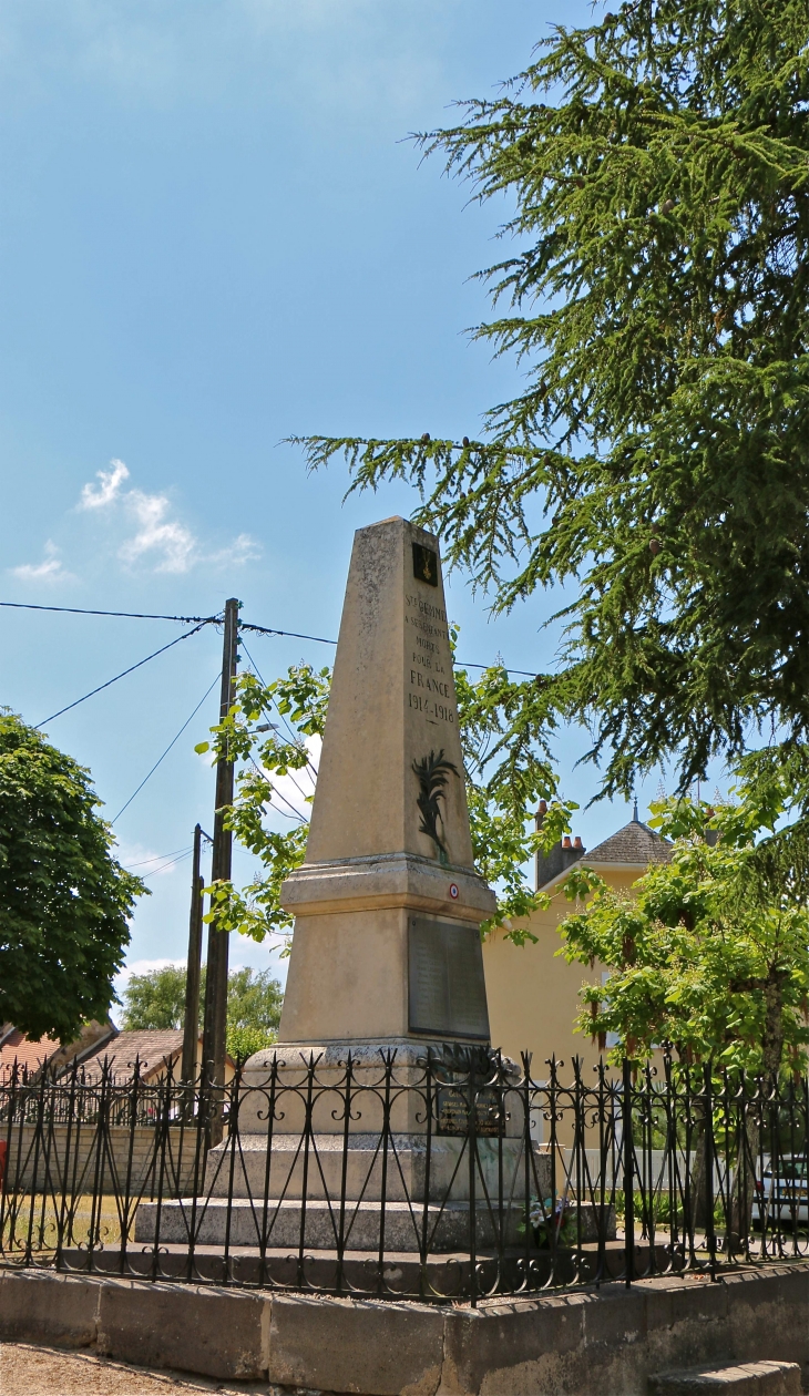 Le Monument aux Morts - Sainte-Gemme