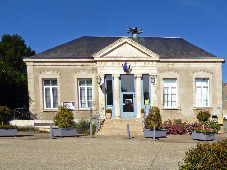 La mairie - Sainte-Sévère-sur-Indre