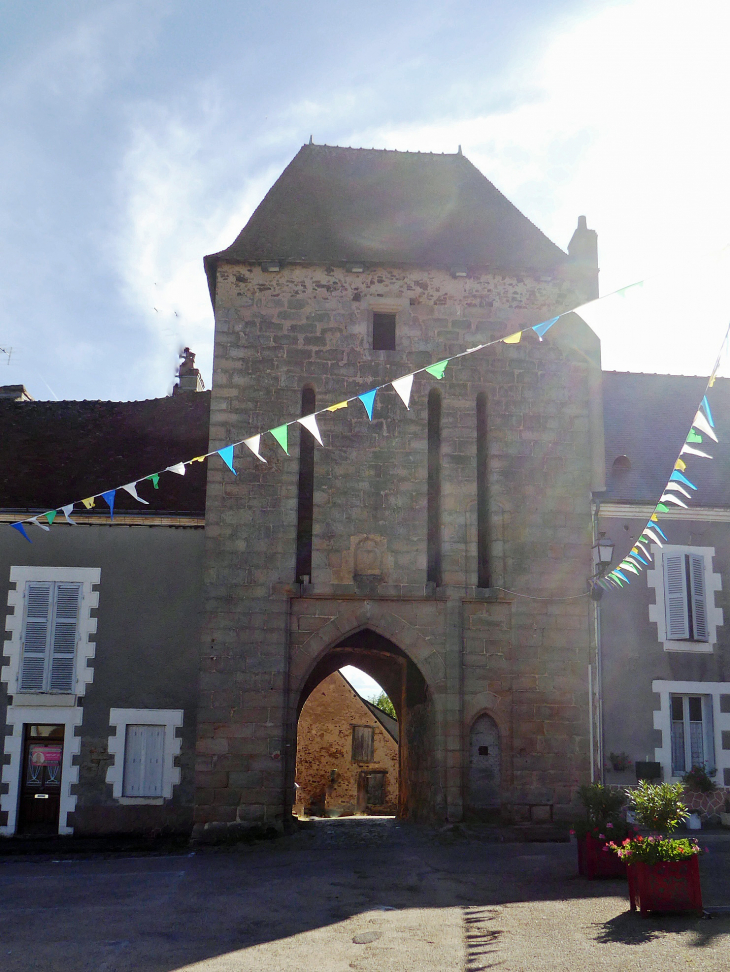 La porte du Marché - Sainte-Sévère-sur-Indre