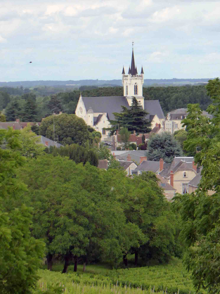 Le village et son église vus du château - Valençay