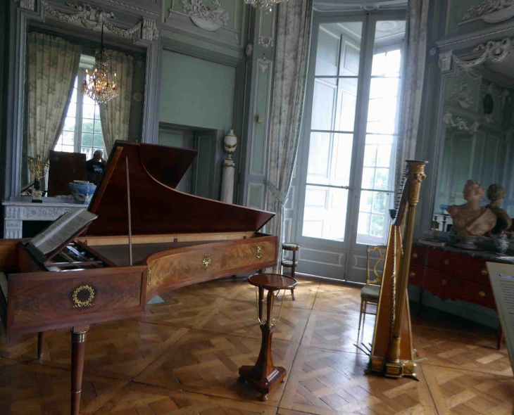 Le château de Talleyrand : le salon de musique - Valençay