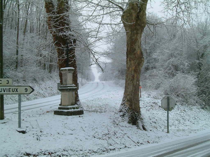 Carrefour FAVEROLLES/CHATEAUVIEUX sous la neige - Villentrois