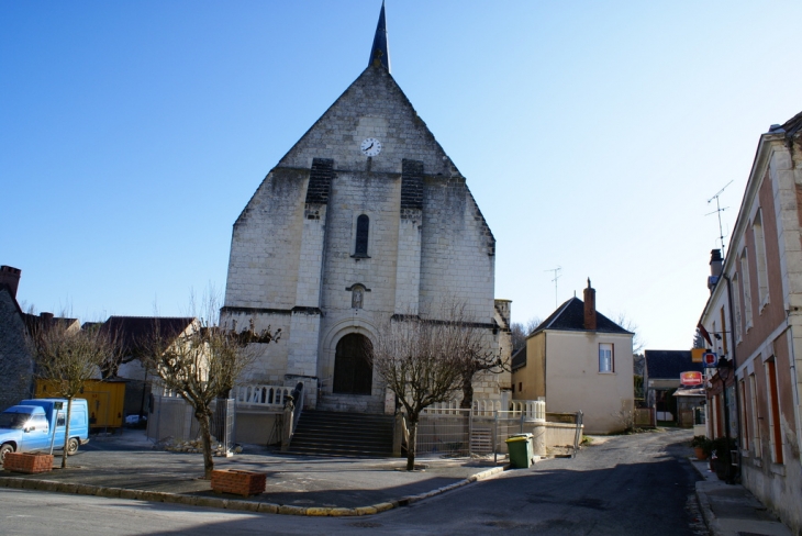 EGLISE EN REFECTION - Villentrois