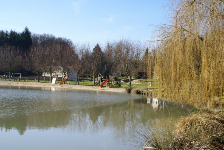 LES JEUX ET LA PLAGE - Villentrois