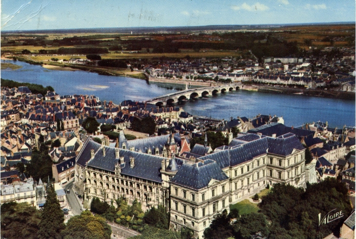 Le Château, la Ville et la Loire (carte postale de 1970) - Blois
