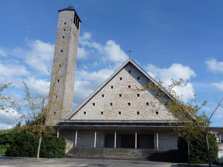 L'église moderne Saint Pierre - Blois