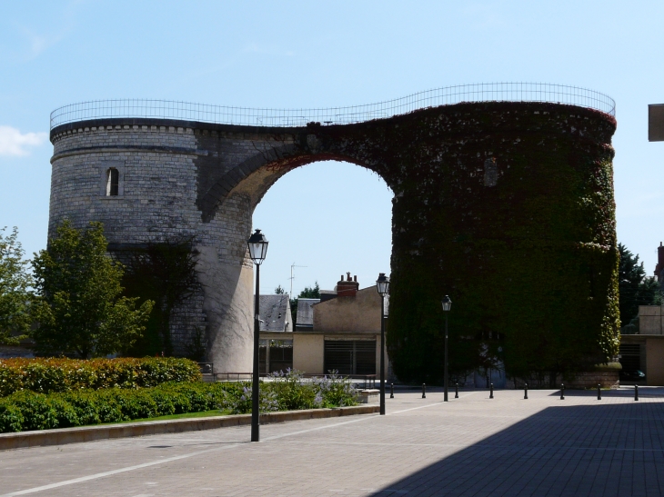 Ancien château d'eau. - Blois