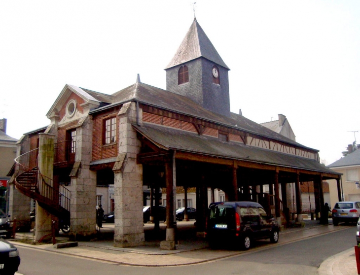 La halle de Bracieux