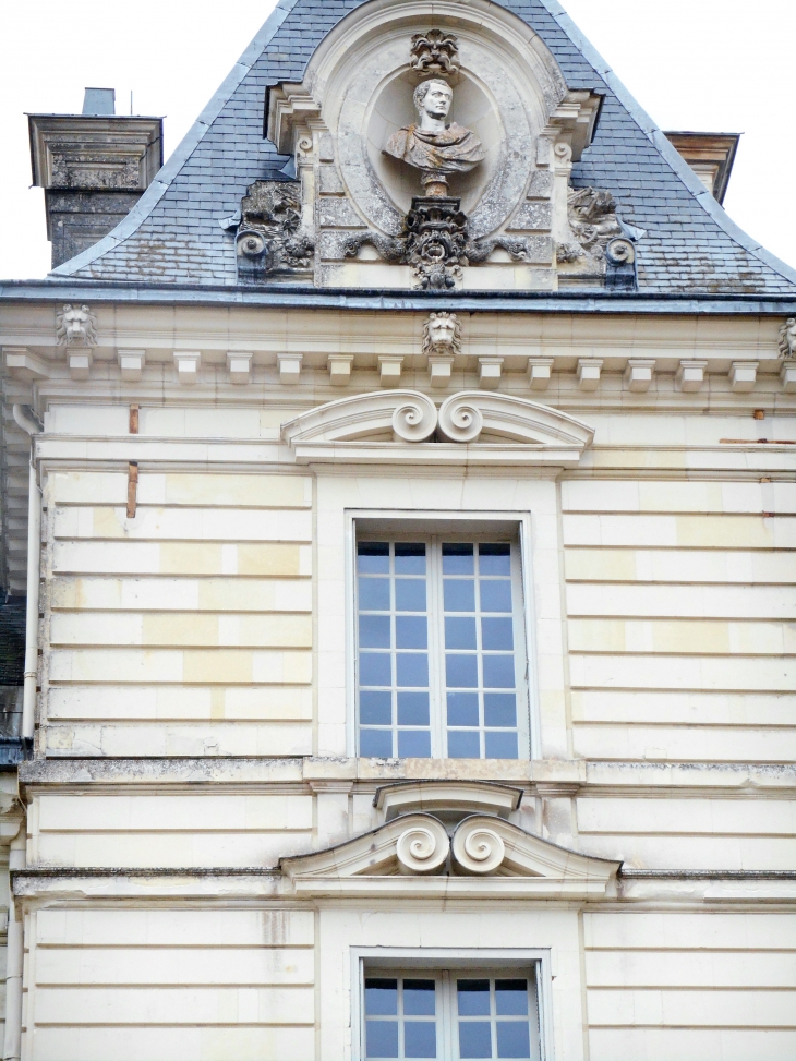 Détail d'un pavillon latéral - Cheverny