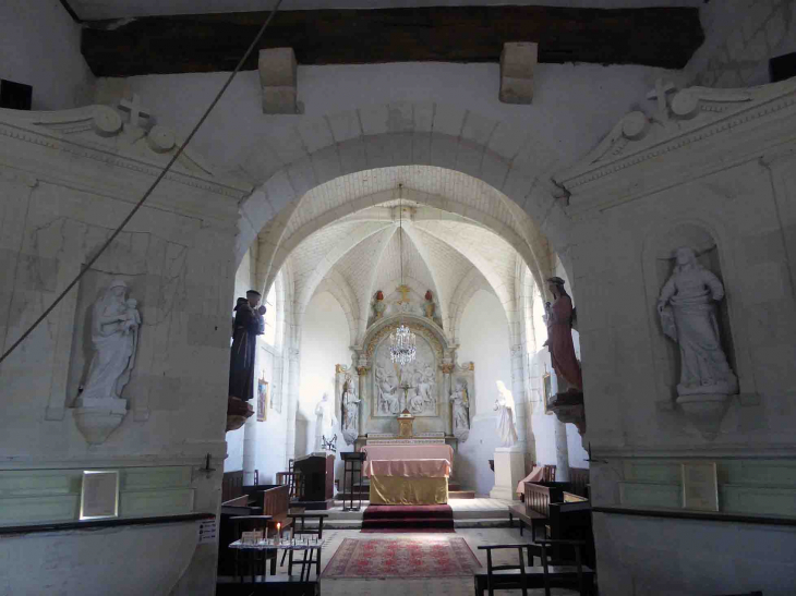 Dans l'église - Faverolles-sur-Cher