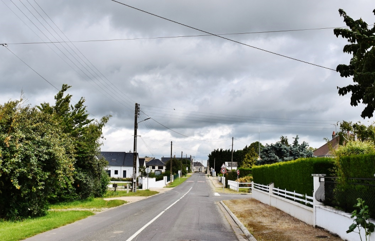 La Commune - La Chapelle-Saint-Martin-en-Plaine