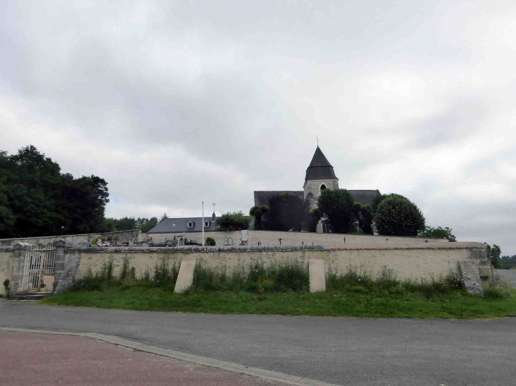 Saint Secondin : l'église - Molineuf