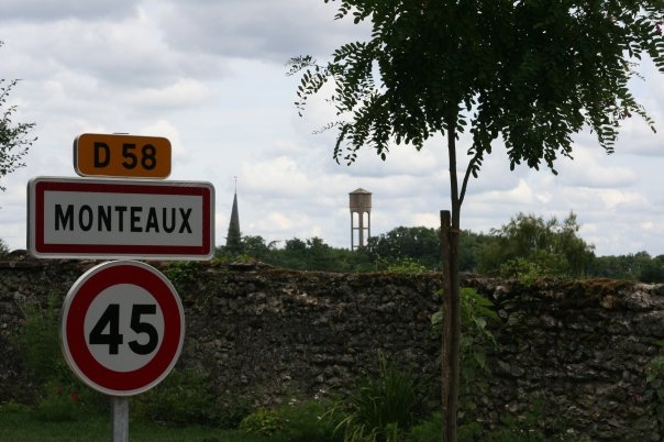 Entrée du Village - Monteaux