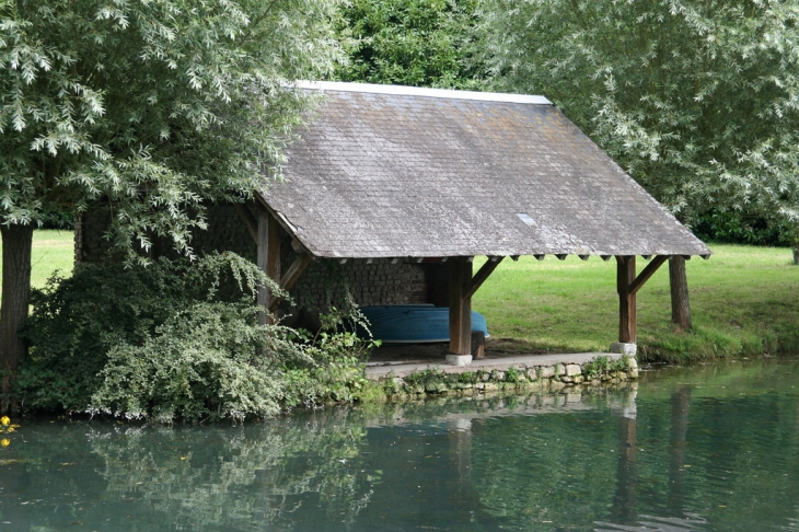 Lavoir du Moulin de Pasnel - Monteaux