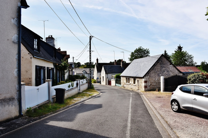 La Commune - Monthou-sur-Bièvre