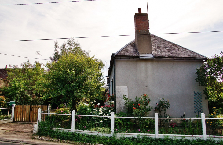 La Commune - Monthou-sur-Bièvre