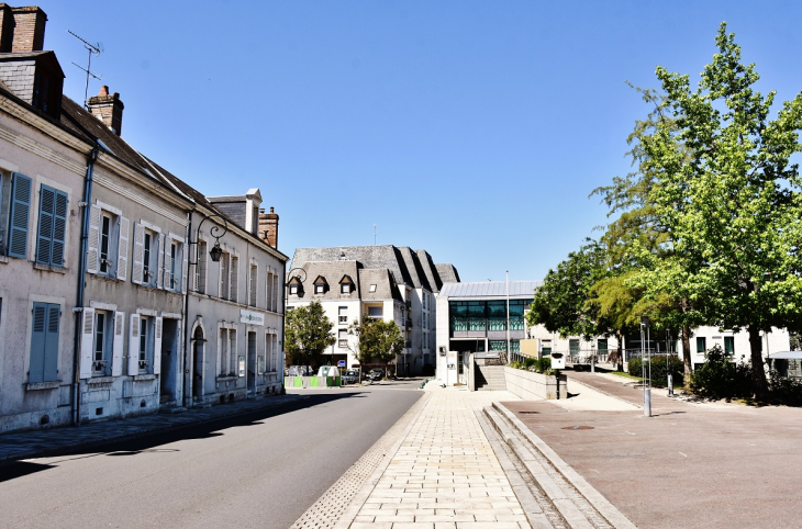 La Commune - Romorantin-Lanthenay