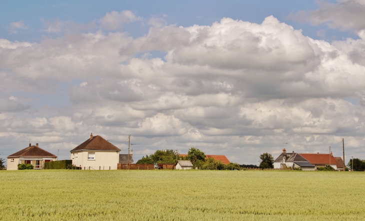 La Commune - Saint-Amand-Longpré