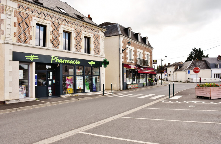 La Commune - Saint-Amand-Longpré