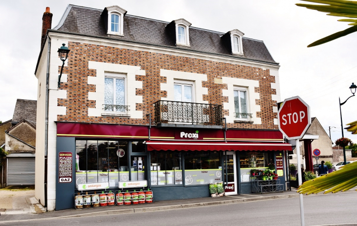 La Commune - Saint-Amand-Longpré