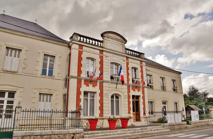 Hotel-de-Ville - Saint-Amand-Longpré